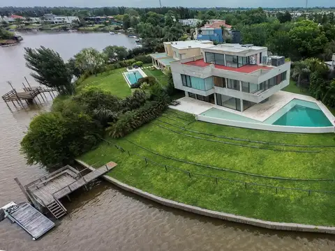 Boulevard de todos los santos 5600