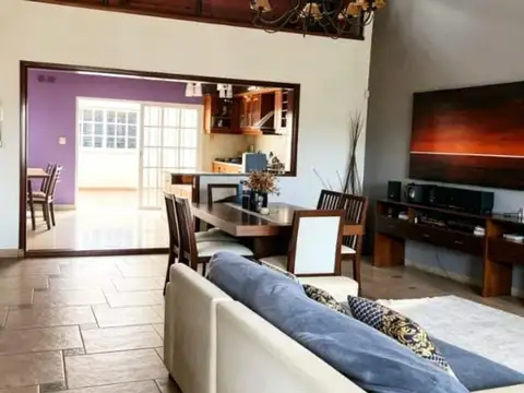 Casa en Venta en Remedios de Escalada, USD 318.000