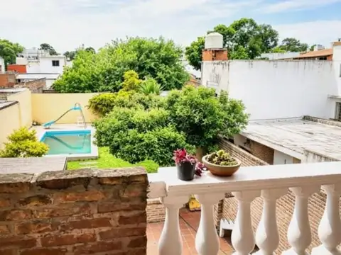 Casa 7 ambientes con 4 baños