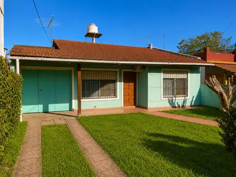 VENTA CASA 3 AMB COCHERA Y PILETA EN V. DE MAYO
