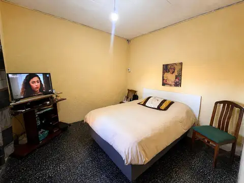 CASA EN VENTA CON AMPLIO TERRENO Y GALPON