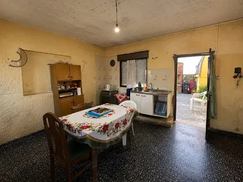 Casa 3 ambientes con 1 baño