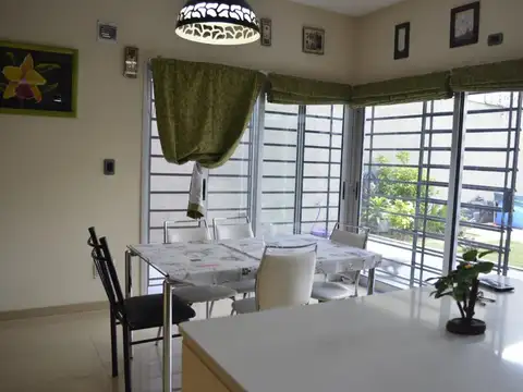 Casa en Venta con 5 cocheras
