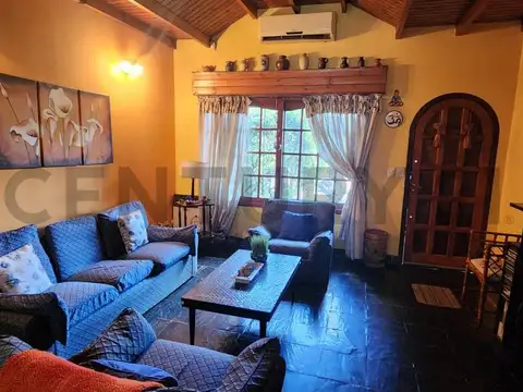 Casa 7 ambientes con 2 baños