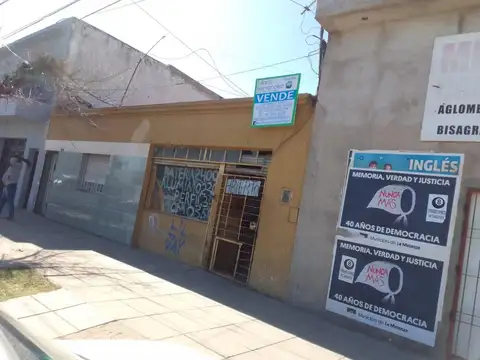 CASA EN VENTA EN GONZALEZ CATAN, CON LOCAL