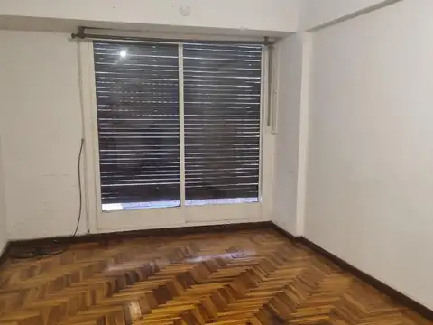 H Yrigoyen 8852 , Piso 1D