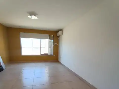 Casa 6 ambientes con 1 baño