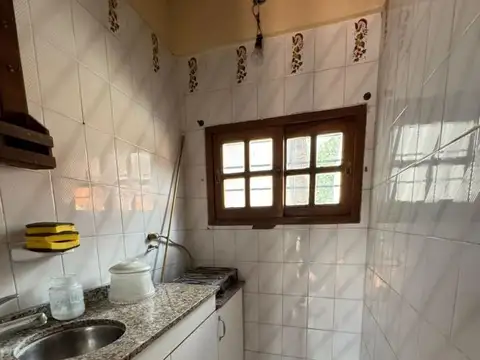 Casa 4 ambientes con 1 baño