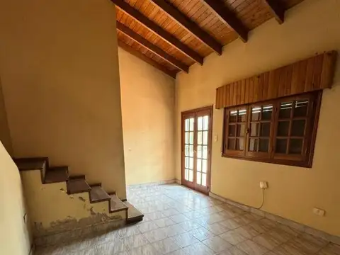 CASA A LA VENTA EN BELLA VISTA DE 4 AMBIENTES