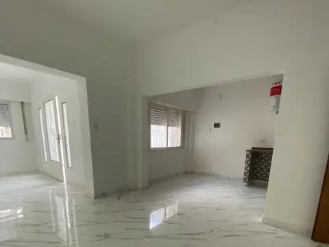 PH tipo casa al frente en venta – Guemes 662, Temperley