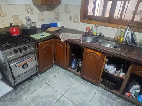 Casa 3 ambientes con 1 baño