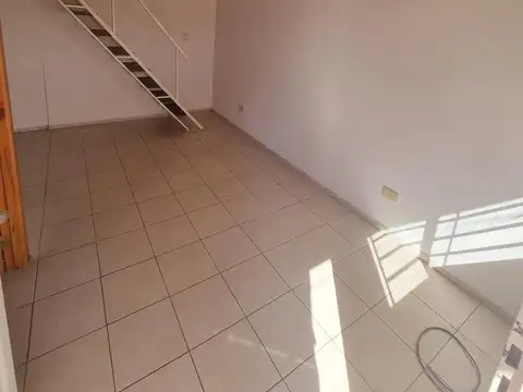 Depto Tipo Casa 3 ambientes con 1 baño
