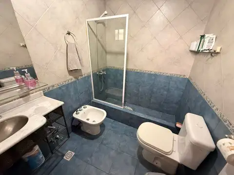 Casa en Alquiler con 1 cochera