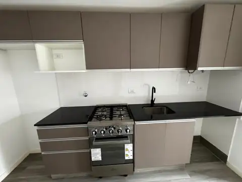 Juan Manuel De Rosas 1433 , Piso 8