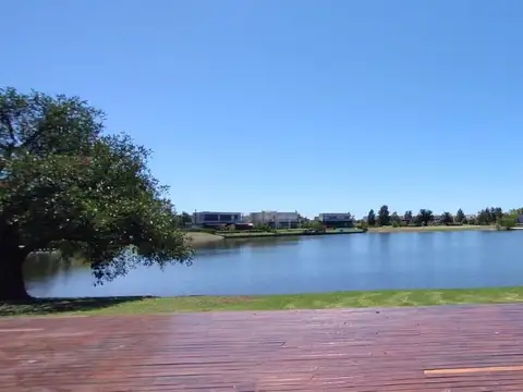 Terreno al Lago en Venta El Cantón Norte - Escobar  Negociable