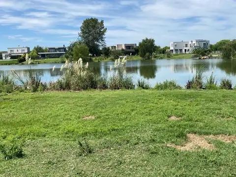 Terreno al Lago en Venta El Cantón Norte - Escobar  Negociable