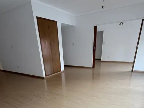 Departamento 5 ambientes con 2 baños