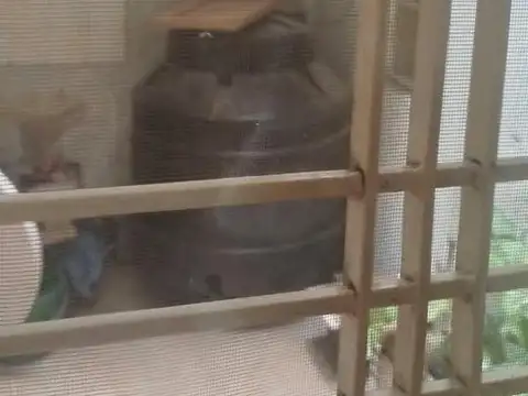 Casa 8 ambientes con 2 baños