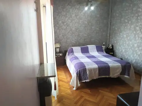 Impecable Piso 4 Ambientes Amplios al frente Balcón Corrido 2 Cocheras y Baulera