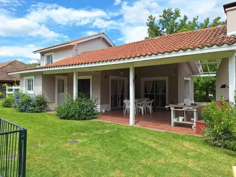 VENTA CASA 5 AMB CLUB DE CAMPO LOS PUENTES LUJAN