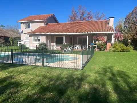 Casa 5 ambientes con 2 baños