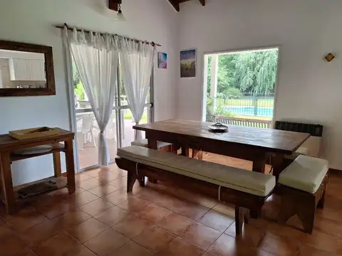 VENTA CASA 5 AMB CLUB DE CAMPO LOS PUENTES LUJAN