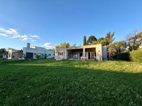 Casa a terminar en El Cazador - ID 6030