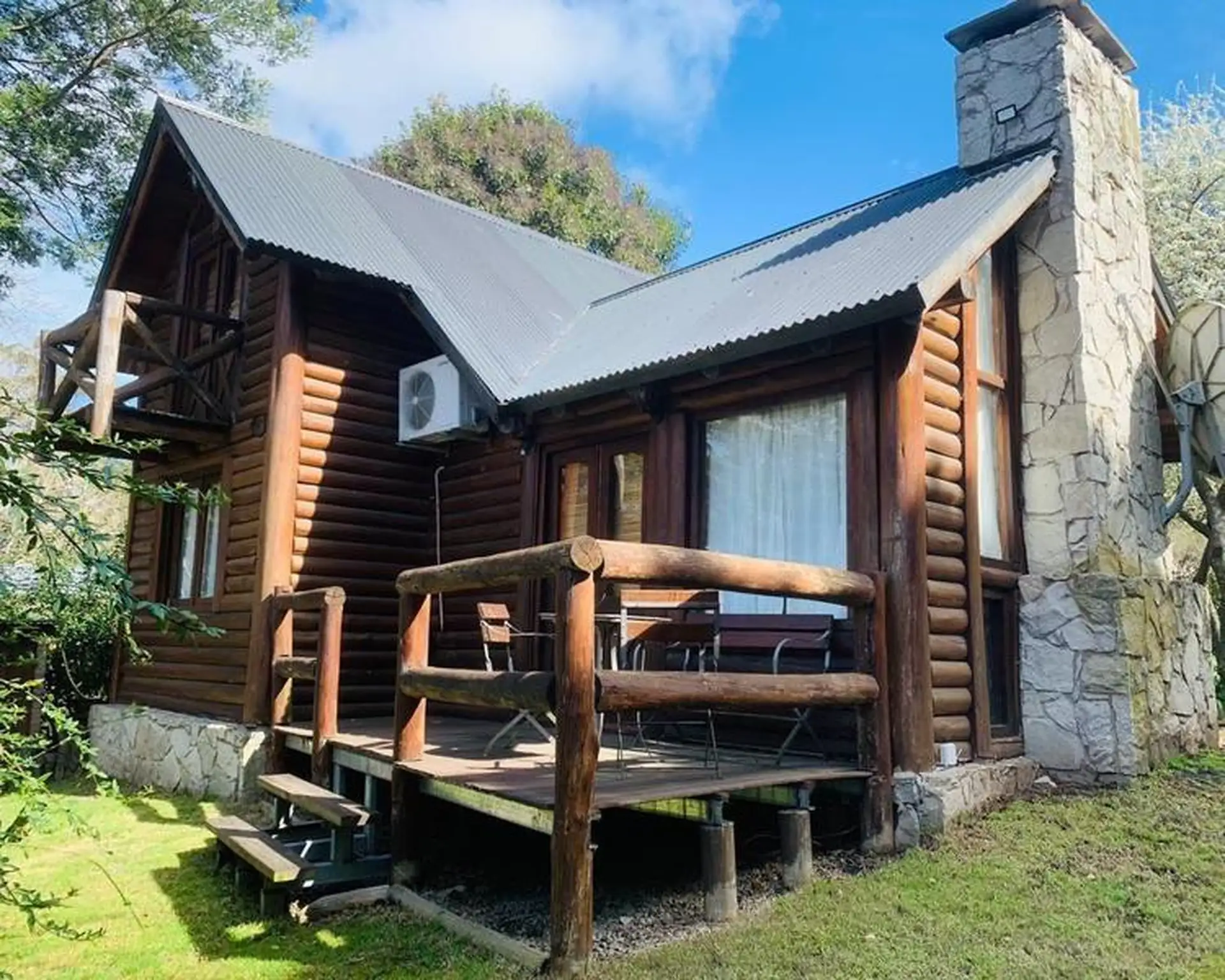 Cabaña de troncos 3 amb, 220m² con pileta — Sierra de los Padres