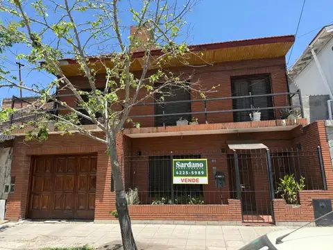 Casa en 2 Plantas - Lanús Oeste
