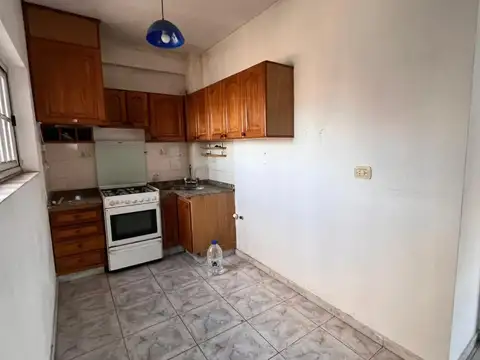 DEPARTAMENTO EN ALQUILER DOS AMBIENTES MORON CENTRO EXCELENTE ESTADO