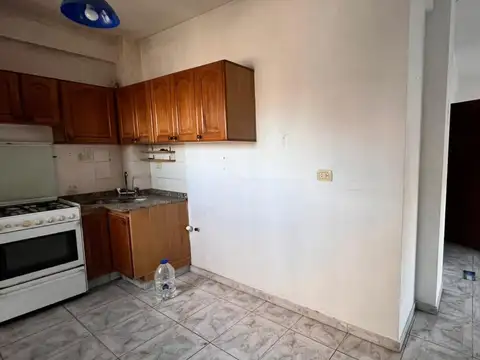 DEPARTAMENTO EN ALQUILER DOS AMBIENTES MORON CENTRO EXCELENTE ESTADO