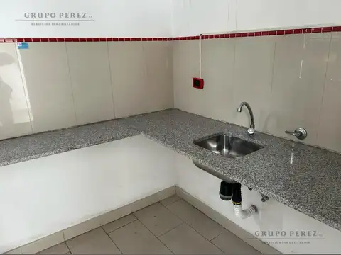 Local en Alquiler en Crucesita, $ 9.000.000