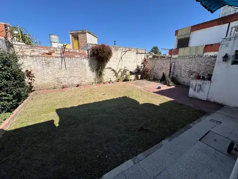 VENTA CASA BARRIO JUNIORS 2 DORMITORIOS 2 BAÑOS