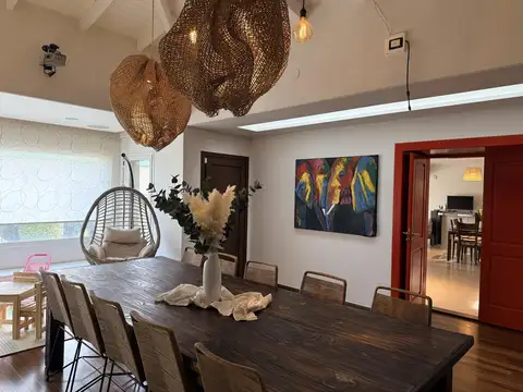 Casa en venta - 3 dormitorios - quincho - divina!