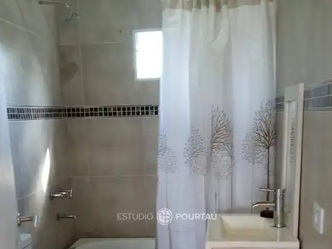 Casa 3 ambientes con 1 baño