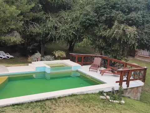 Casa 4 ambientes de categoría. Merlo.