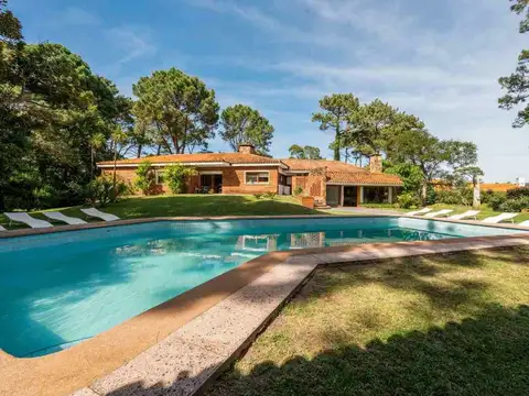 Venta  exclusiva casa Playa Mansa, Punta del Este