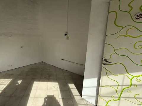 ALQUILER LOCAL COMERCIAL EN ESQUINA SAAVEDRA