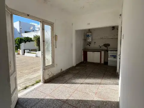 PH de 2 Dormitorios en VENTA (A RECICLAR) centro de Los Hornos