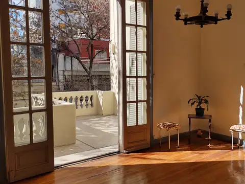 Depto Tipo Casa en Venta en Flores, USD 230.000