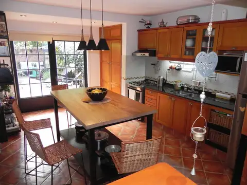 VENTA TRIPLEX EN CIUDAD JARDIN-PERMUTA Y APTO CRED