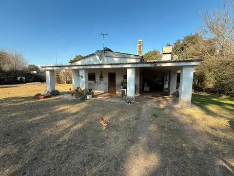 Se vende quinta c/lote de 3.284m2 sobre Ruta NN°33