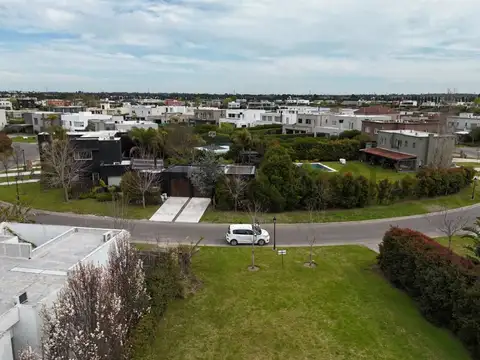 Terreno en Venta 27,24  mts Fondo
