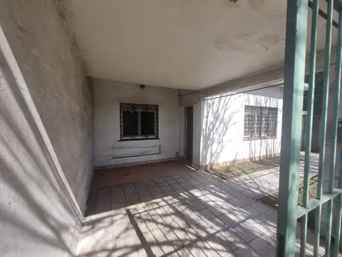 Casa 4 ambientes con 1 baño