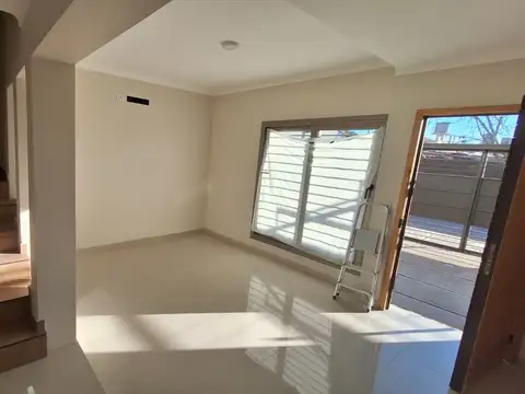 Depto Tipo Casa en Venta de 5 ambientes