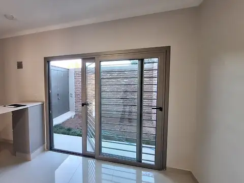Depto Tipo Casa 5 ambientes con 1 baño