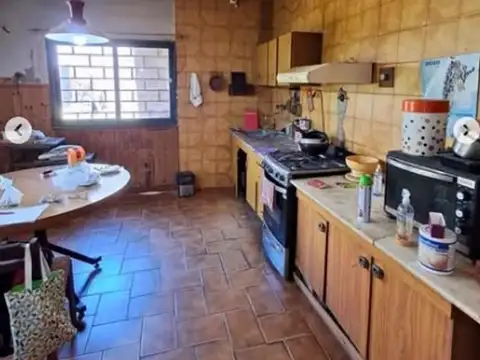 Vendo Permuto Casa de 3 Dormitorios en Pleno Centro!
