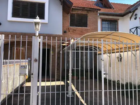 buen duplex de 3 dorm mas Play jardin y cochera