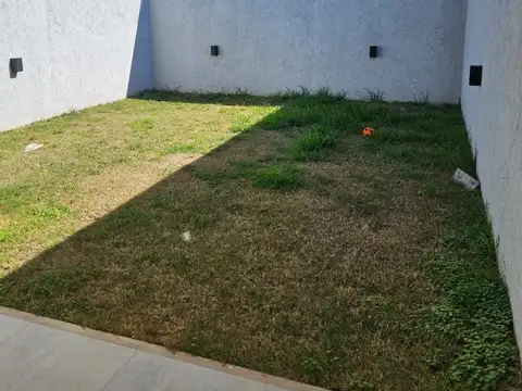 Depto Tipo Casa en Alquiler de 3 dormitorios