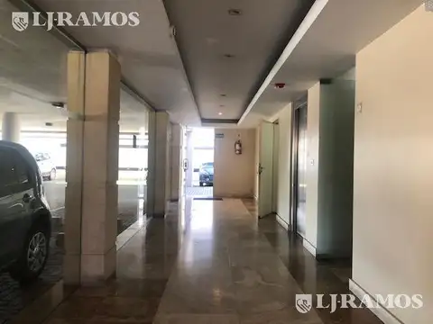 Av. Fondo de la Legua al 1100